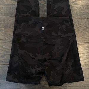 Lululemon align legging black camo 23” inseam size 4